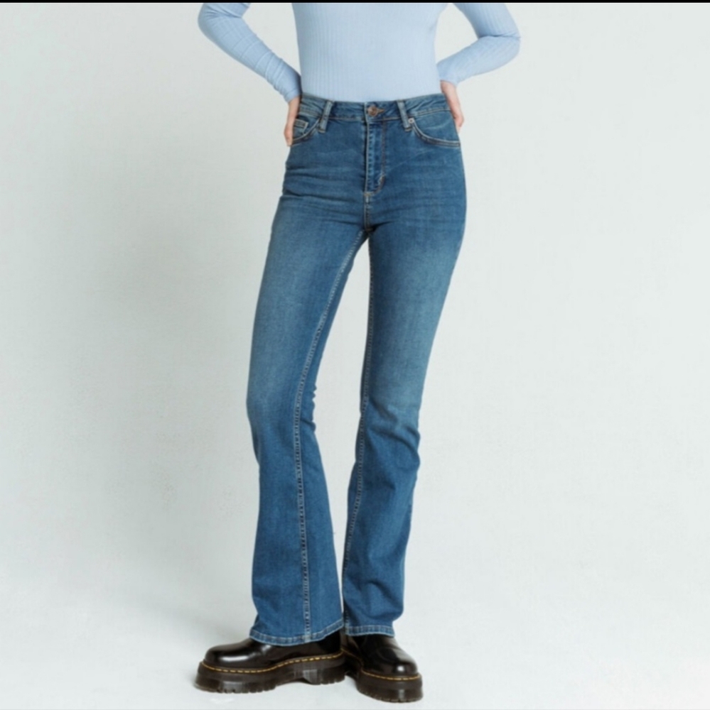 BDG High Rise Flare jeans